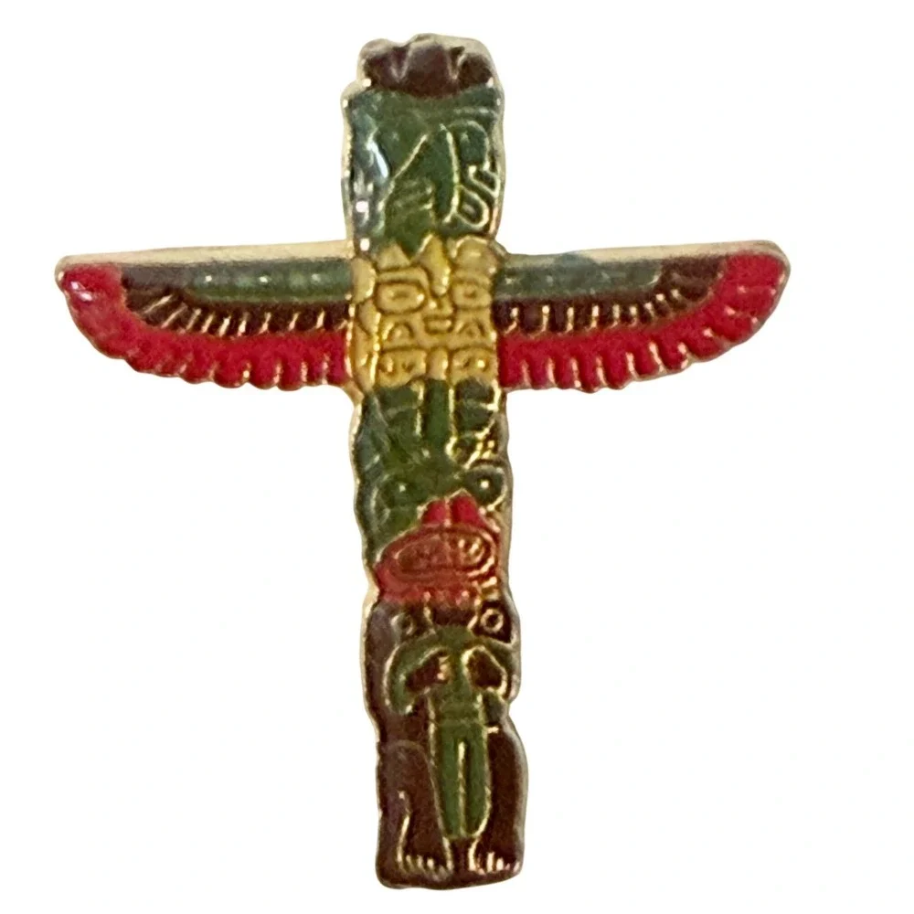 Vintage Totem Pole Enamel Lapel Pin Gold Tone Native Northwest Style J3062